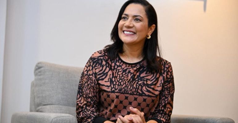 Governadora em exercício Mailza recebe Comenda Elo Social no Acre