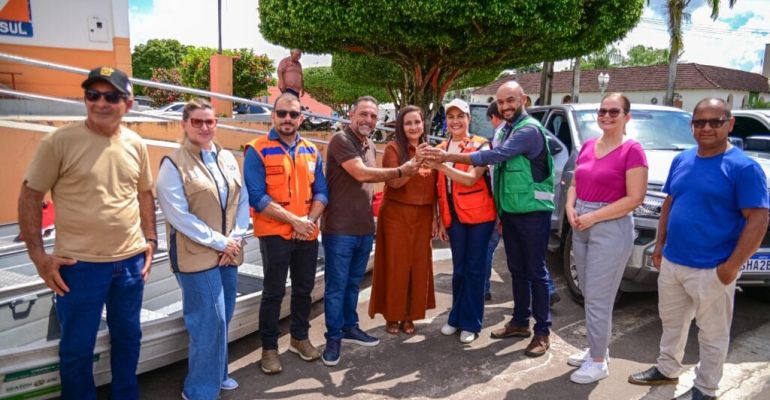 No Juruá, governadora Mailza entrega veículos e equipamentos para ampliar o atendimento à população em situação de vulnerabilidade